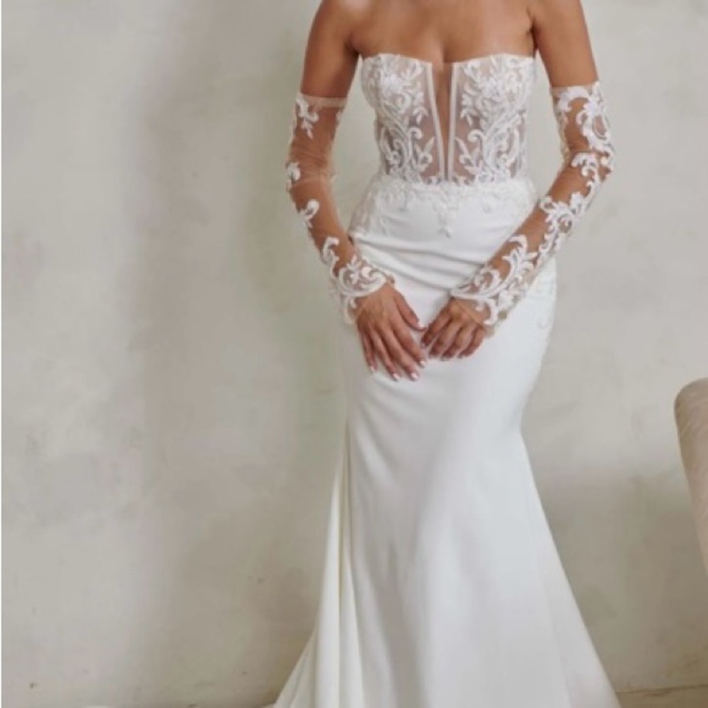 Madi Lane WHITTNEY Wedding Dress – Serene Collection | Size 14 | $2,200 Retail - Picture 5 of 16